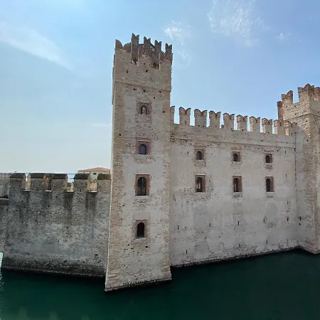 Castello Mavino Apartment Sirmione Exterior photo